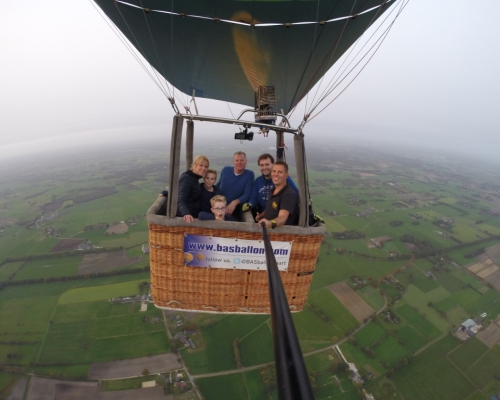 Ballonvaart met familie Slief van Loenen naar Laren